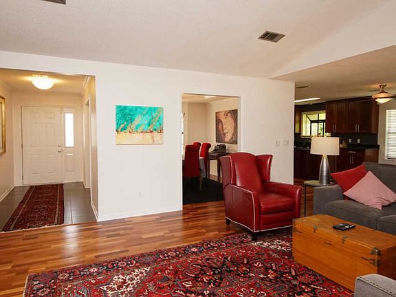 4th image of 1225 Chantilly Cir