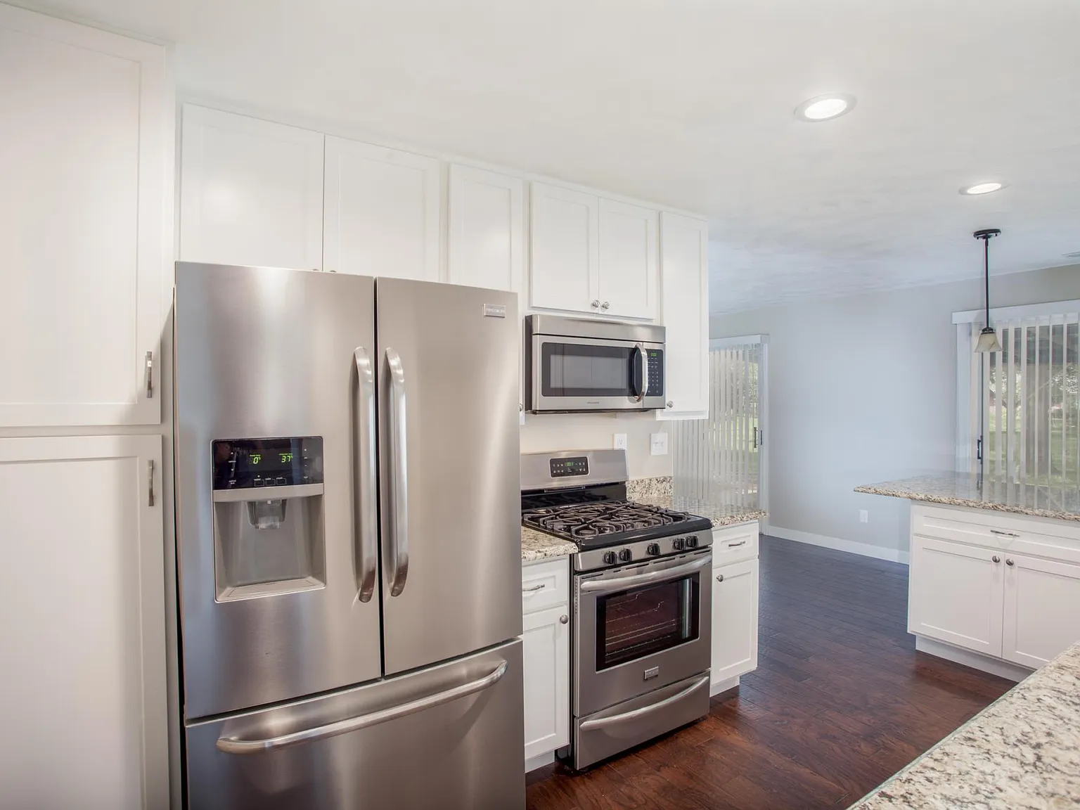 3 bed, 1476 sqft, $2,000 — Photo 3