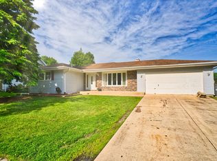 1224 Countryside Dr, Elgin, IL 60123