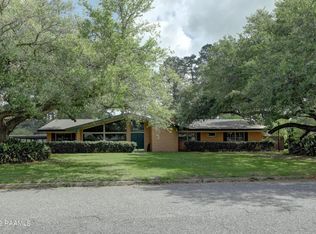 132 W Smiley St, Opelousas, LA 70570
