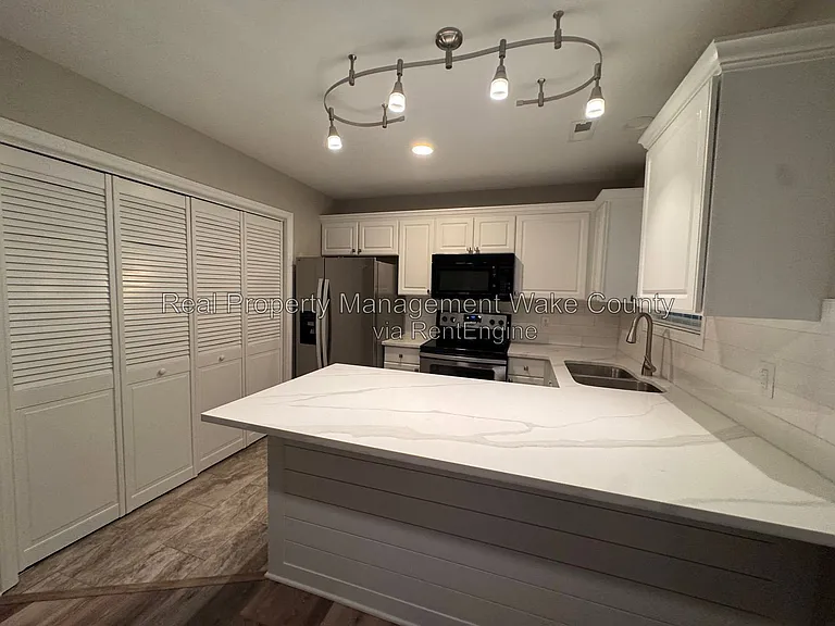 4021 Wellington Ridge Loop — Photo 16