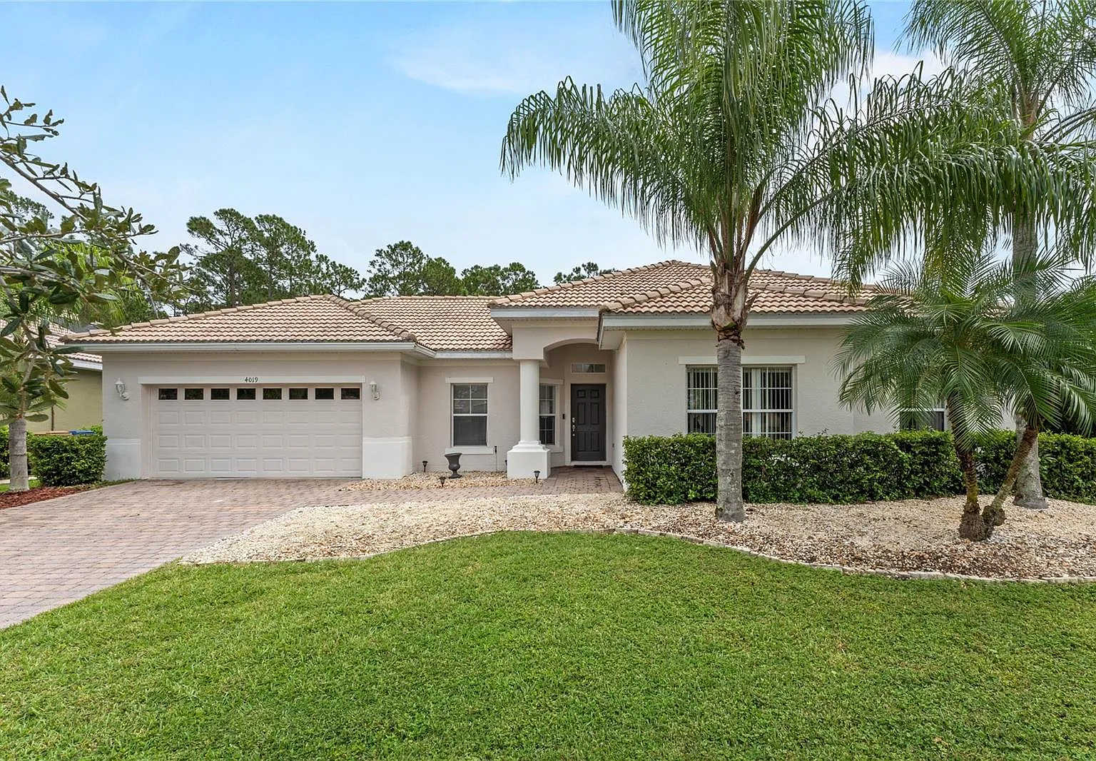 3 bed, 1517 sqft, $2,400 — Photo 1