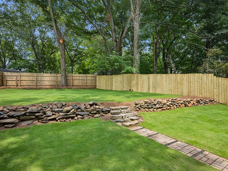 592 Scott Cir — Photo 21