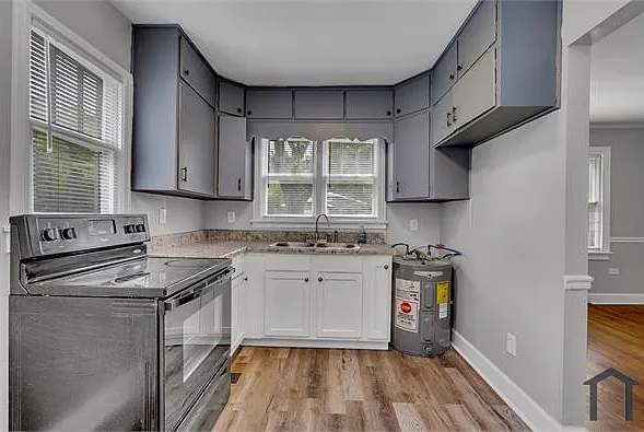 7920 Rugby Ave — Photo 9