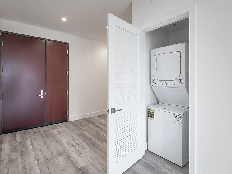 Regency Holt Apartments — Photo 65