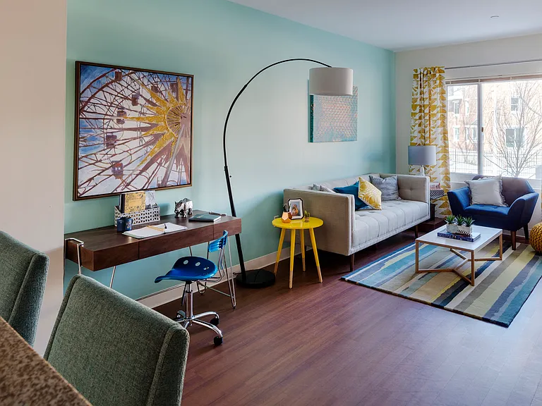 Peninsula Apartments — Photo 5