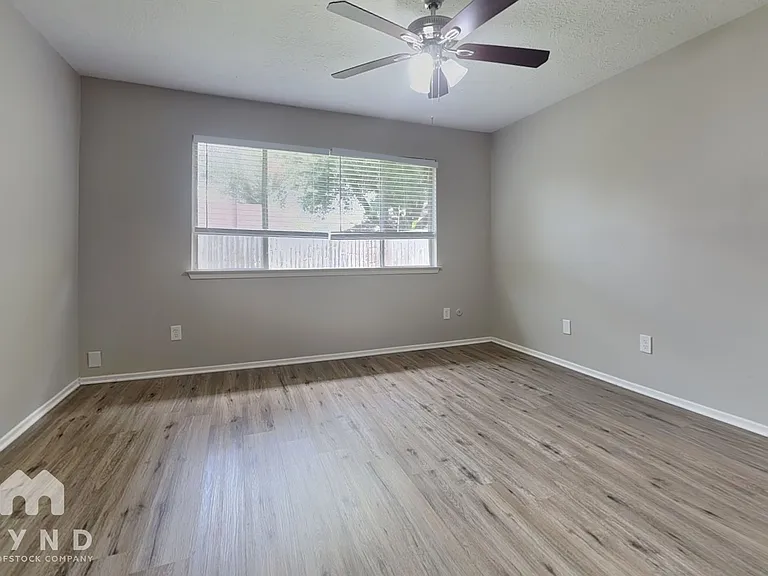 3218 Sedgeborough Cir — Photo 10