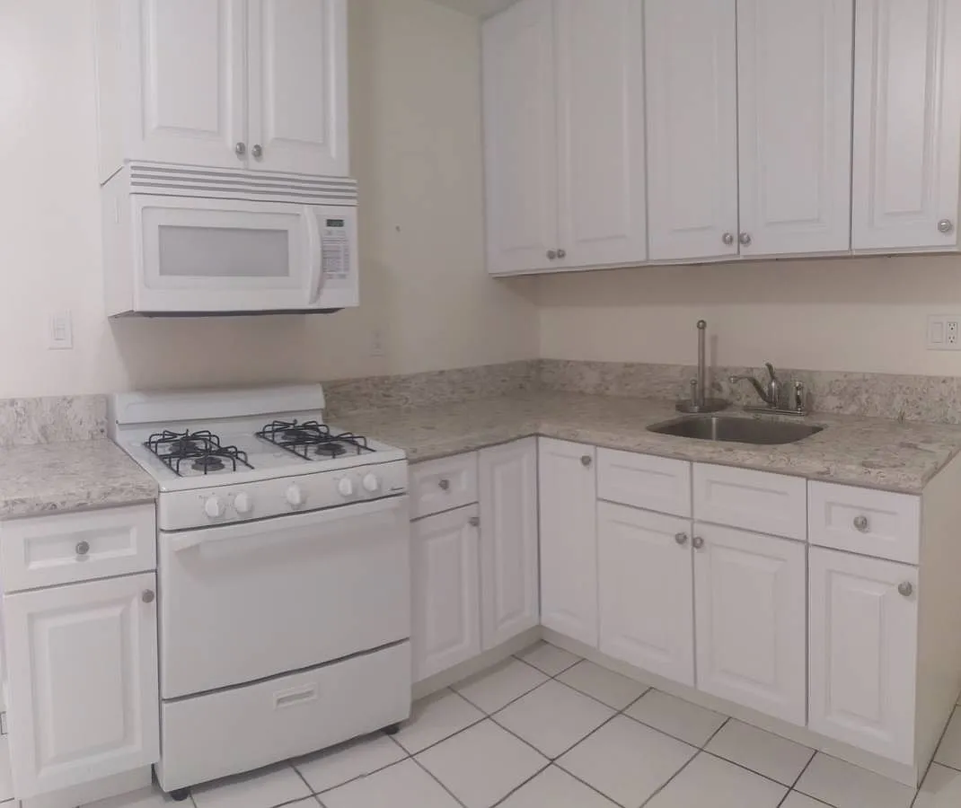 1 bed, 700 sqft, $1,695 — Photo 4