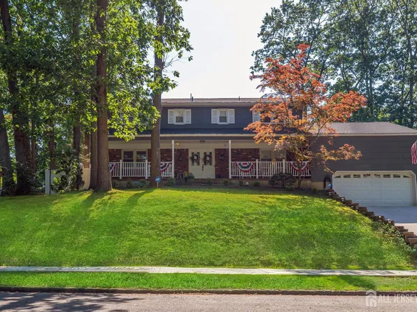 33 Oak Crest Dr, East Brunswick, NJ 08816