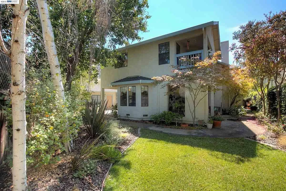 1196 Sherry Way photo 1