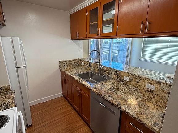 2nd image of 3917 Beresford St #7