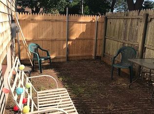 16 Mettatuxet Rd, Narragansett, RI 02882