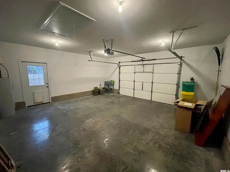 918 Whitecotton Dr — Photo 21