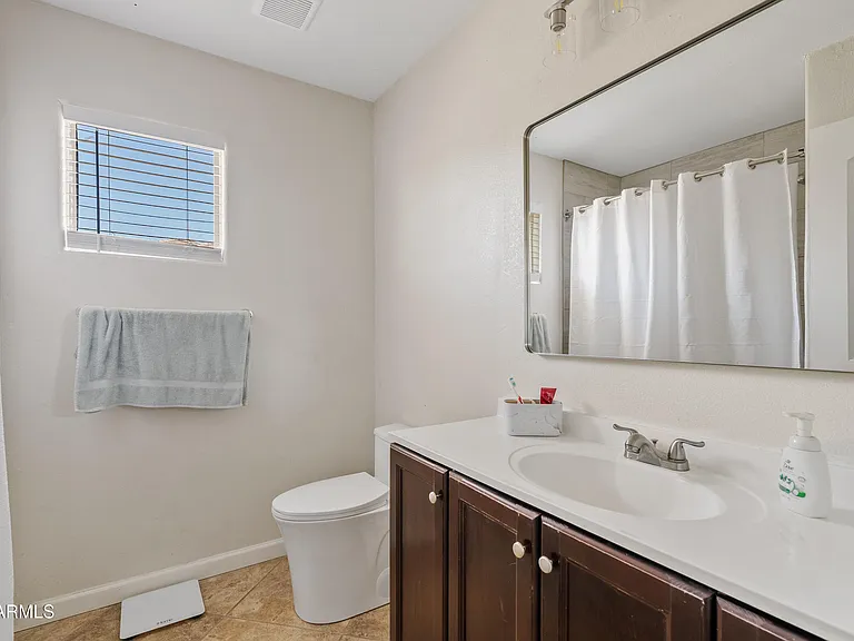 10901 W Lewis Ave — Photo 15