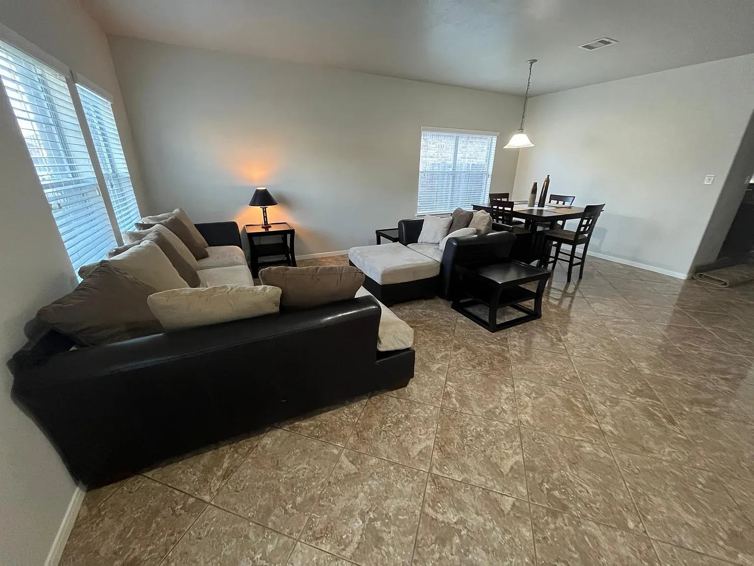 3 bed, 2150 sqft, $2,100 — Photo 3