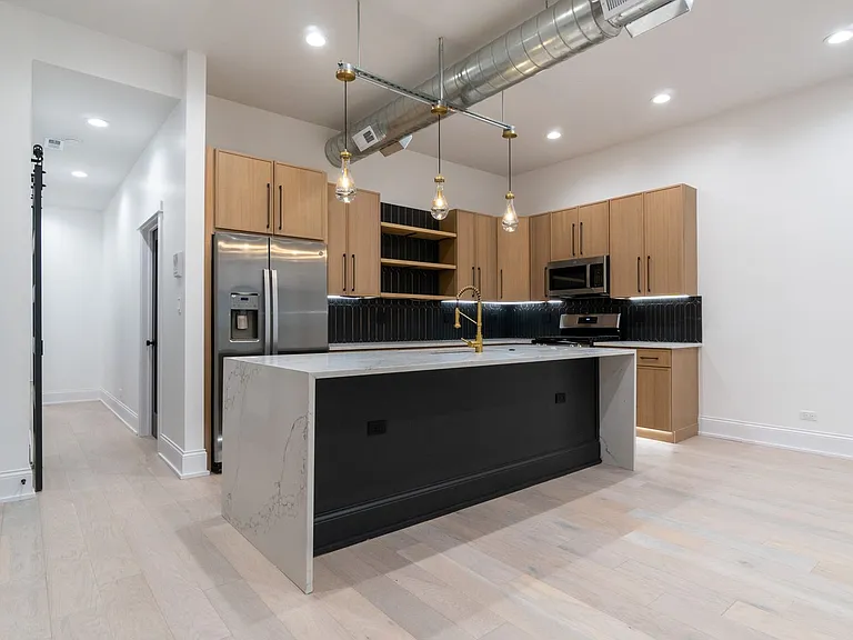 4745 N Beacon St #3S — Photo 4