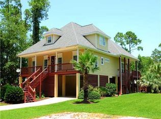108 Dogwood Ln, Pass Christian, MS 39571