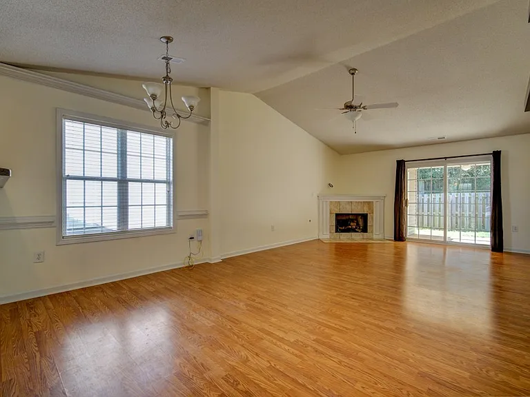 705 W Sago Ct — Photo 9