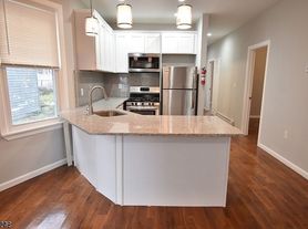 83 Arsdale Ter, East Orange, NJ