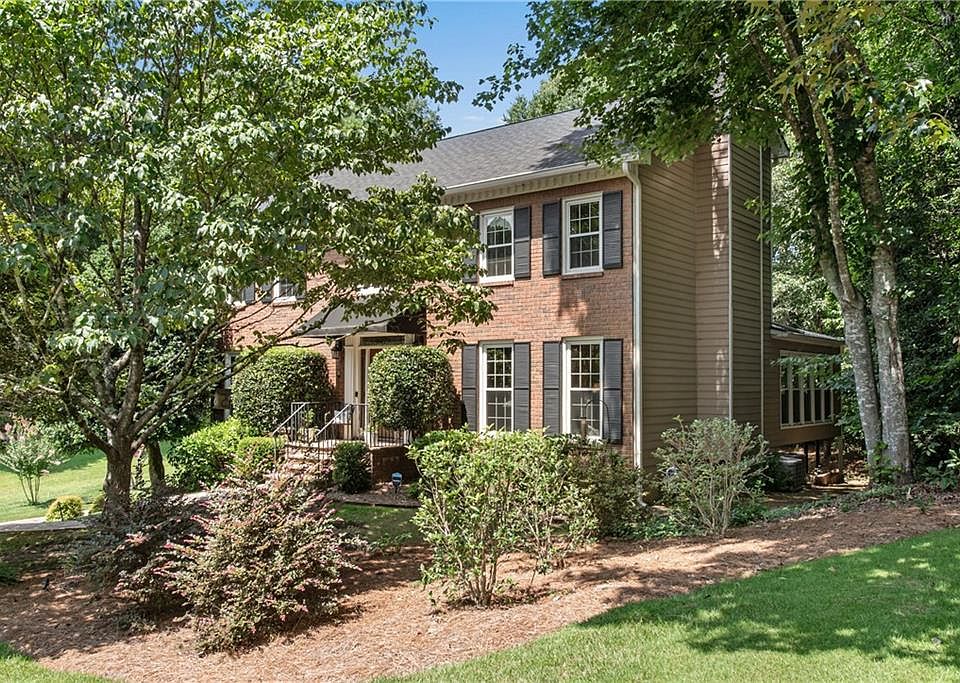 1st image of 4330 Riverhill Ln NE