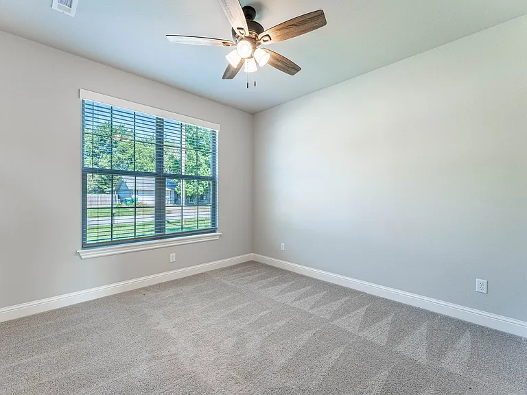 190 Township Dr — Photo 19