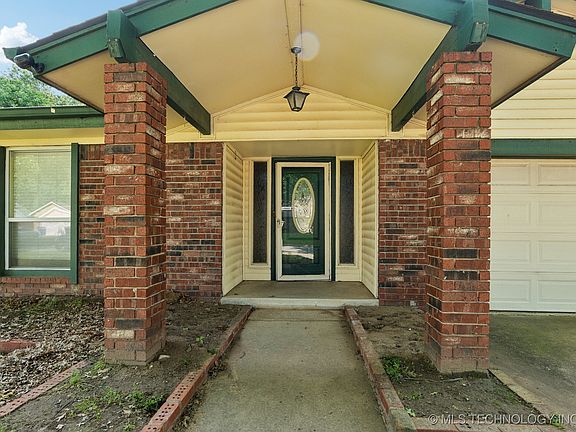 2nd image of 8202 S Ash Pl