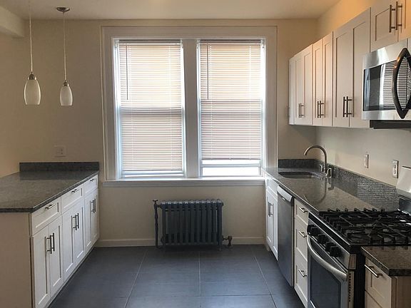 4th image of 164 S Harrison St #3B-1Ba-1275Sqft