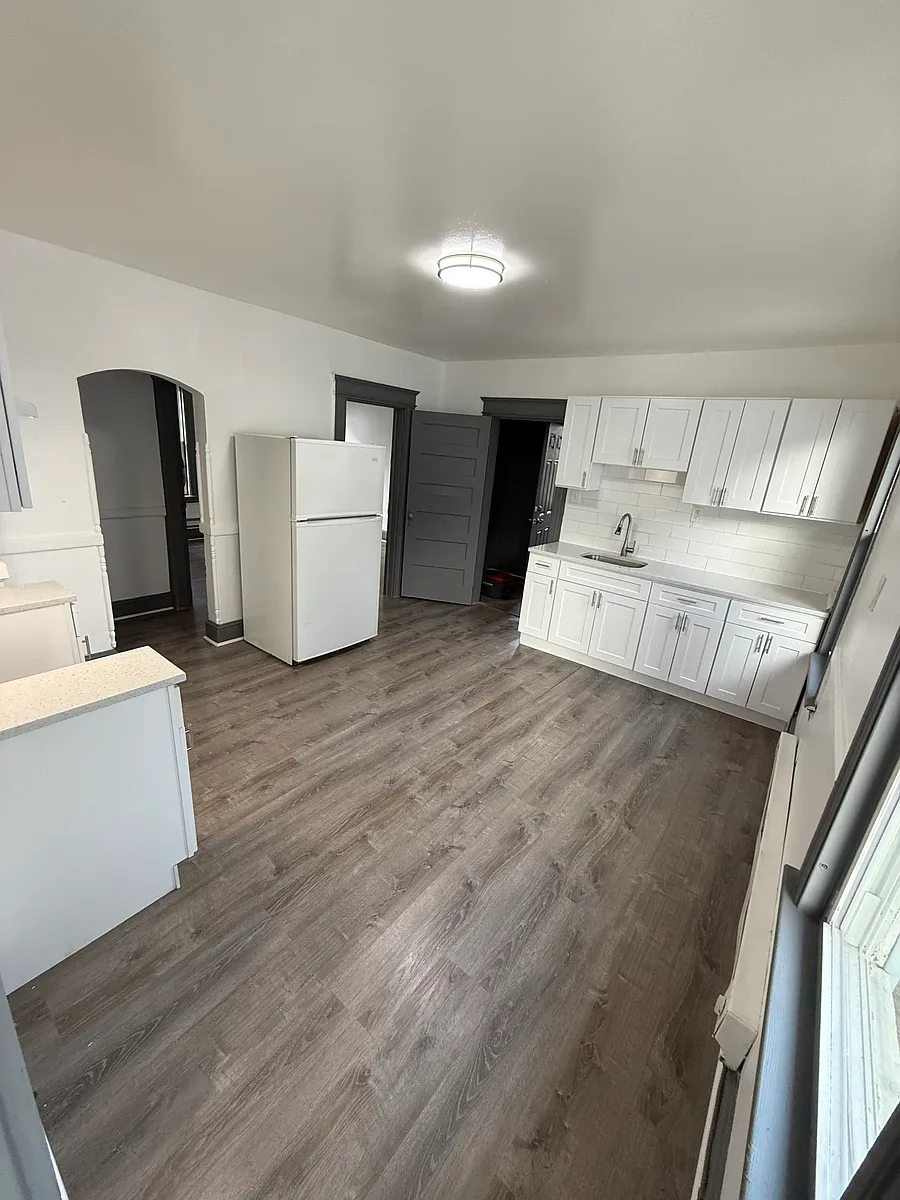 Building Photo - 38 Beacon St #2
