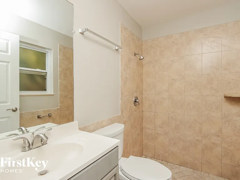 1327 Valencia St SE — Photo 13