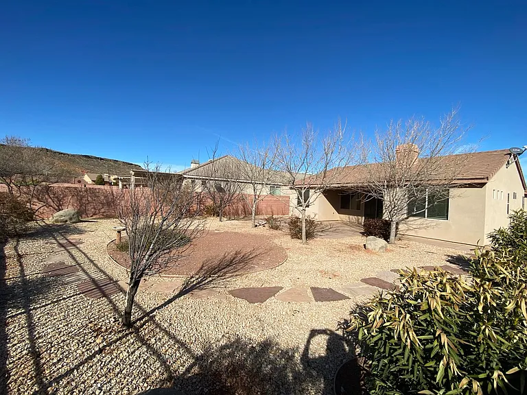 1233 N Spring Valley Dr — Photo 6