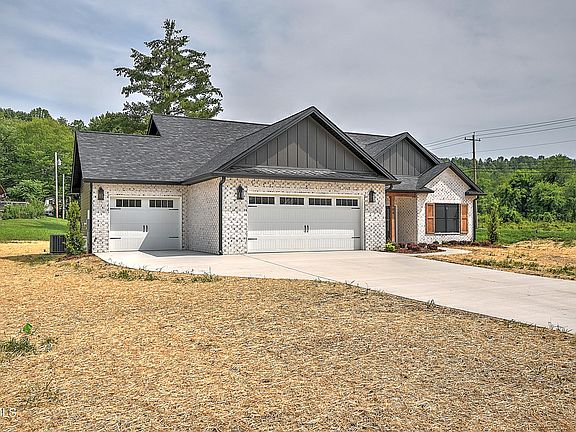 2nd image of 104 Thomson Meadow Ln