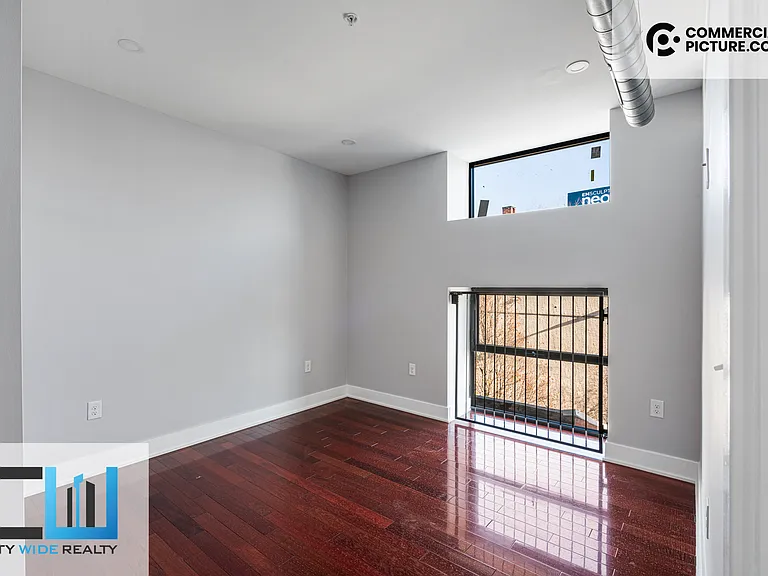 302 Richmond St #6 — Photo 7