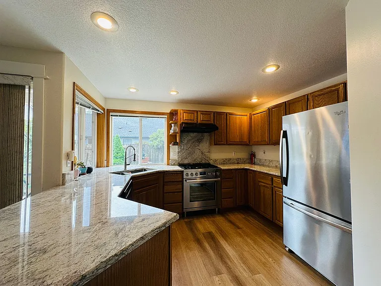 807 NW Sundance Cir — Photo 7
