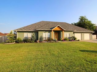 1038 W McIntosh Ave, Checotah, OK 74426