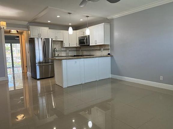 2nd image of 800 Horizons W APT 211