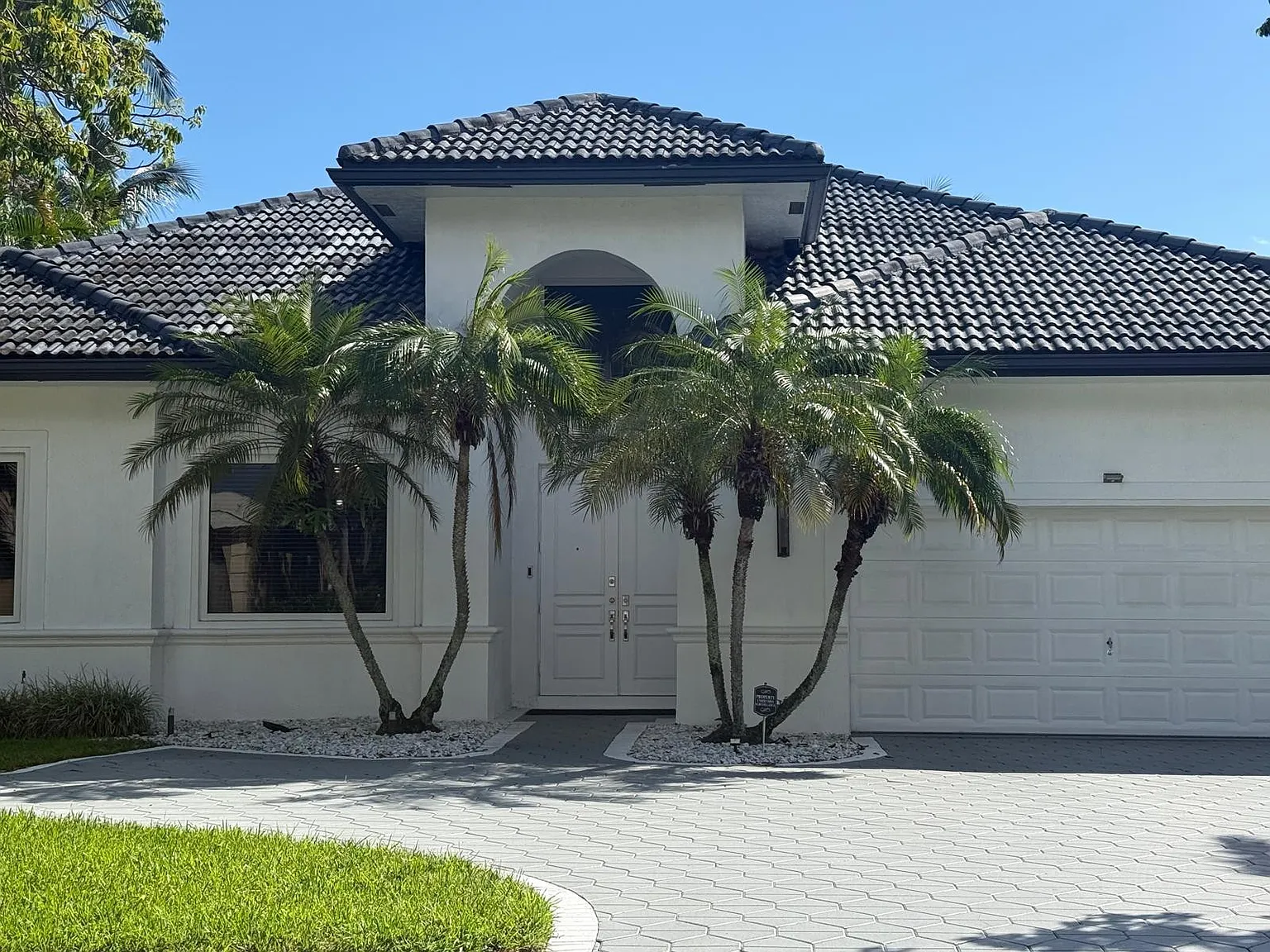 3 bed, 3.0 bath, 2199 sqft, $16,990 — Photo 1