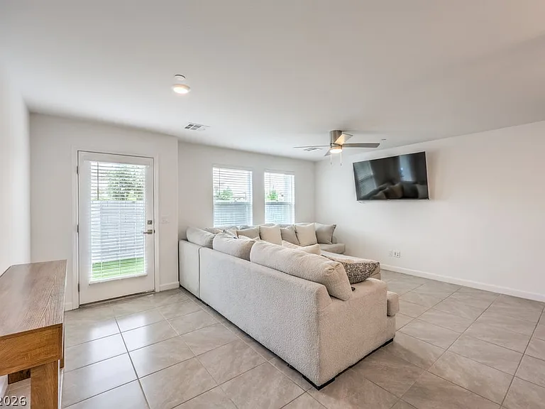 344 Banished Ave #2 — Photo 10