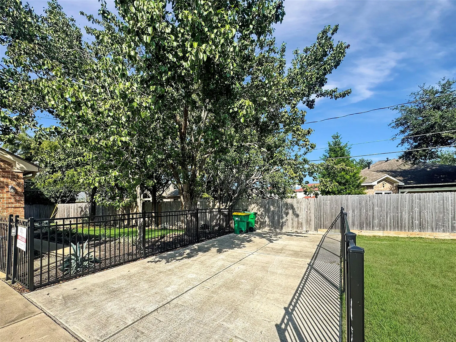 2 bed, 2.5 bath, 1796 sqft, $2,350 — Photo 4