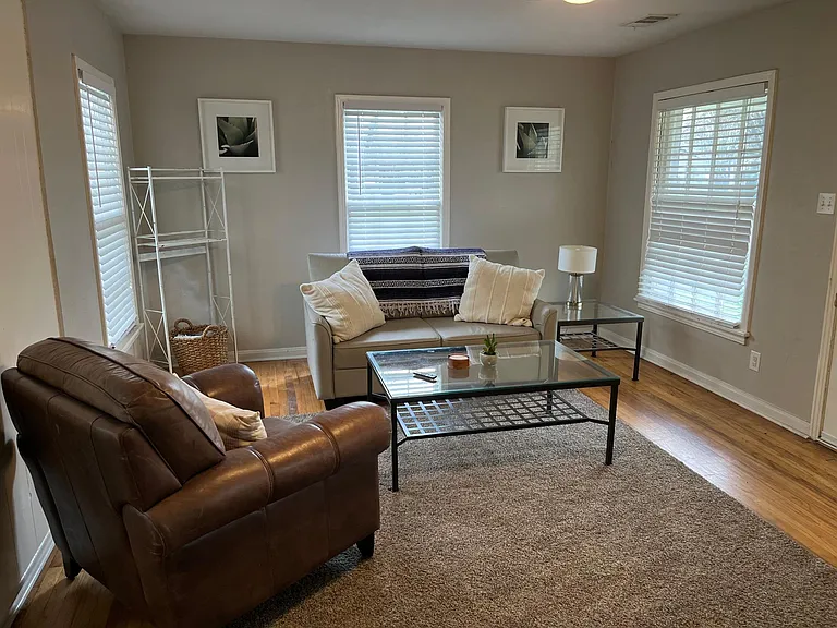 4000 Winfield Ave — Photo 7