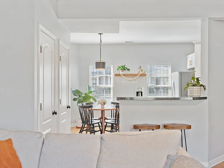 5433 Perlou Ln — Photo 8