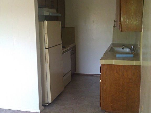 3rd image of 868 G Ave APT D