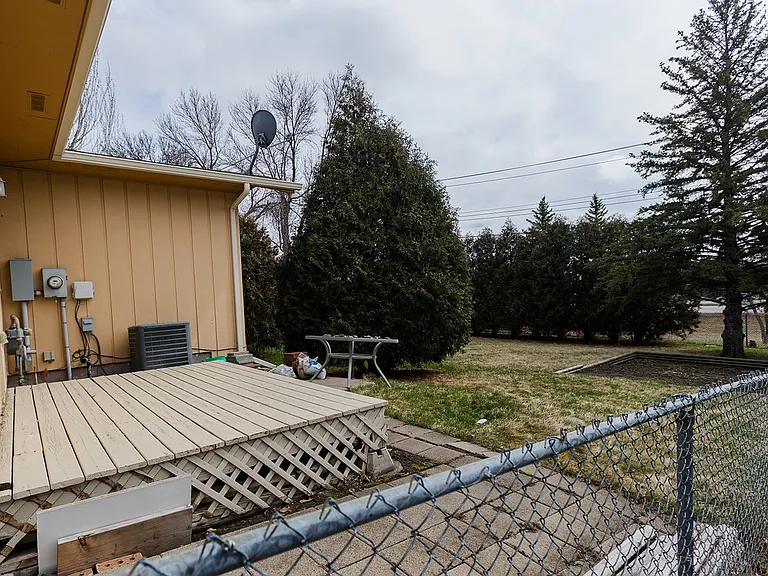 601 W Interstate Ave — Photo 5