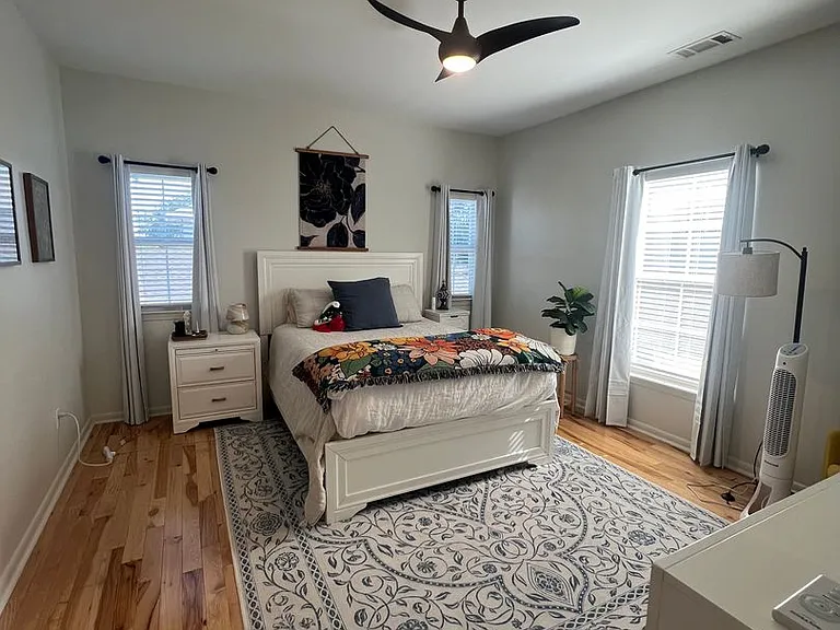2325 State St — Photo 5