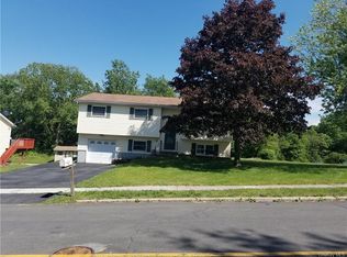 107 Rolling Meadows Rd, Middletown, NY 10940