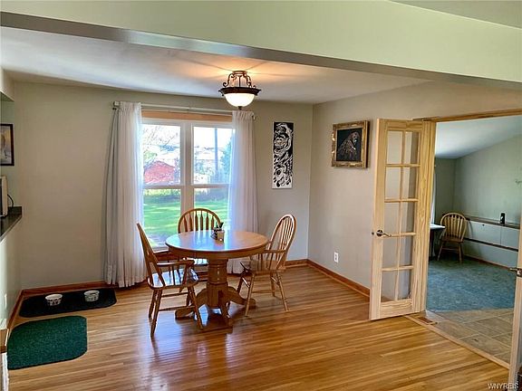 3rd image of 136 Marycrest Ln