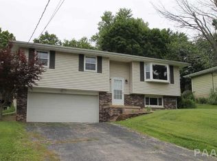 119 E Oakwood Rd, East Peoria, IL 61611