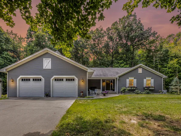 7311 Thornapple River Dr SE, Caledonia, MI 49316