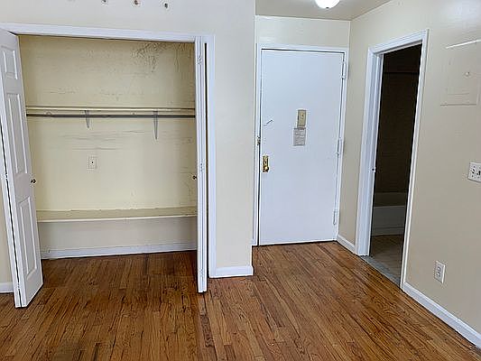 4th image of 6 Cooper St #2A