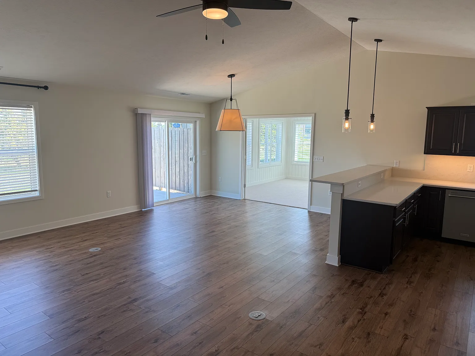 2 bed, 1850 sqft, $2,600 — Photo 2