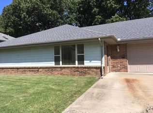 216 Wild Apple Cir, Cassville, MO 65625